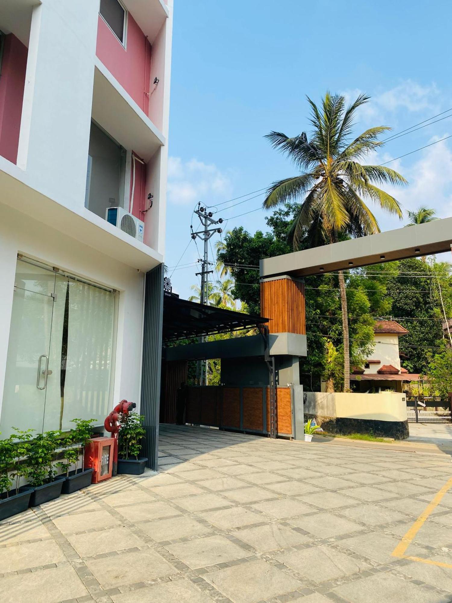 The Habitat Suites Ґуруваюр Екстер'єр фото